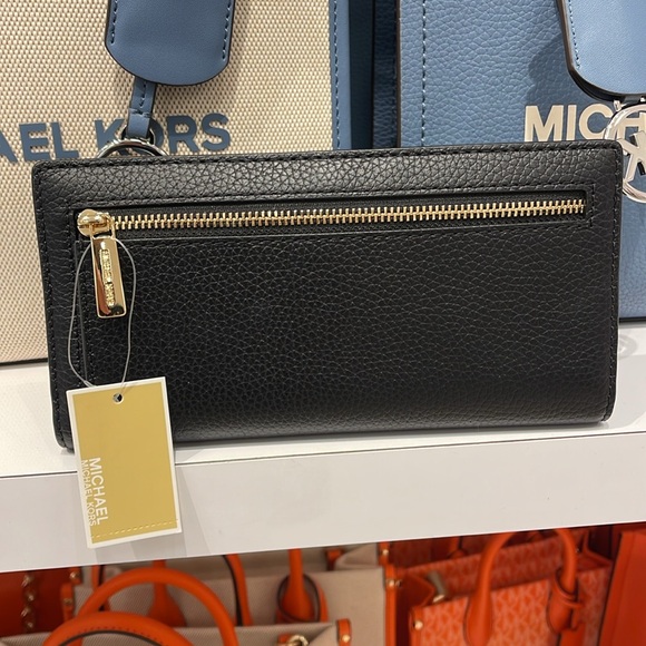 Michael Kors Reed Large Bifold Pebbled Leather Snap Wallet Card Case 
Black 
NWT - Picture 10 of 16